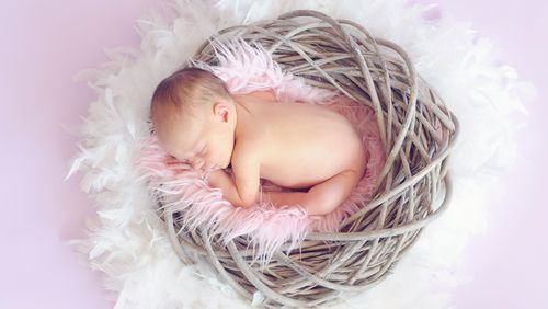 Studi: Banyak Ibu Baru yang Salah Paham Soal Keselamatan Tidur Bayi