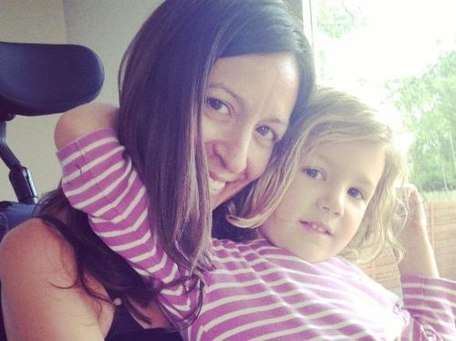 Kisah Sarah, ALS yang Diidapnya Membuat Sang Putri Mandiri di Usia 5 Tahun