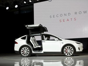 Tesla Luncurkan SUV Model X Versi Murah