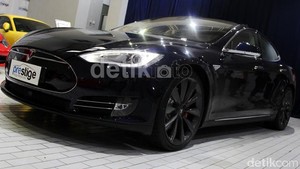 Tesla Kirim 50 Ribu Unit Mobil Sepanjang 2015