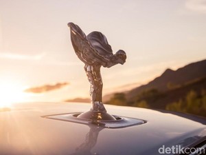 Pakai Media Sosial, Rolls-Royce Gaet Anak Muda