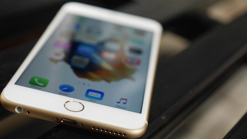 IPhone Kurang Perkasa, Pendapatan Apple Melempem