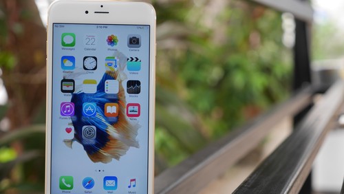 Era Keemasan IPhone Mulai Pudar?