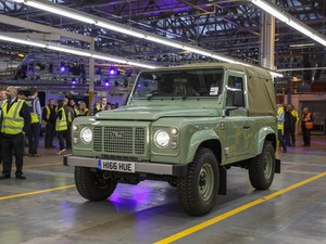 Land Rover Defender Tidak Akan Dibuat Siapa Pun