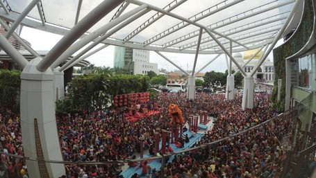 Atraksi Barongsai Semarakkan Imlek di Trans Studio Bandung Atraksi Barongsai Semarakkan Imlek di Trans Studio Bandung