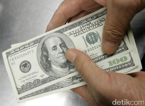 The Fed Tahan Suku Bunga, Dolar AS Turun ke Rp 13.071 The Fed Tahan Suku Bunga, Dolar AS Turun ke Rp 13.071