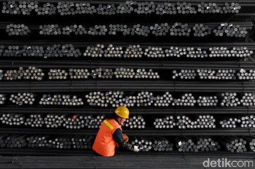 Perusahaan Batu Bara dan Baja di China Berencana Pangkas 1,8 Juta Karyawan