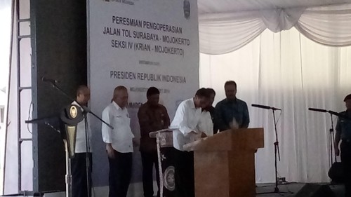 Diresmikan Jokowi, Tol Surabaya-Mojokerto Seksi IV Mulai Beroperasi