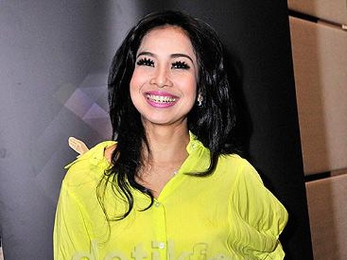Asyik Banget Jebak Feni Rose dengan Pertanyaan Cepat