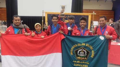 Robot Buatan Mahasiswa Unissula Juara Umum di AS