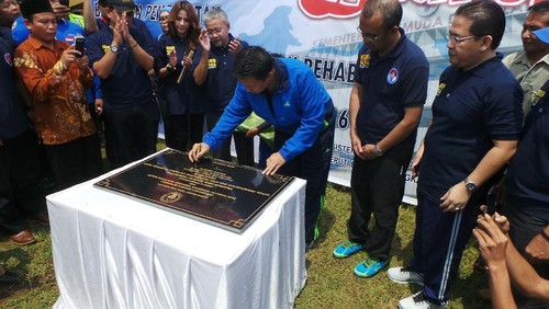 Menpora Lanjutkan Program Pembangunan 1 Desa 1 Lapangan