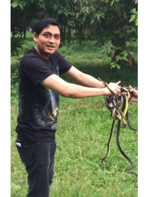 Lucky Hakim Rutin Lepas Ular Peliharaannya ke Alam Tiap Tahun Lucky Hakim Rutin Lepas Ular Peliharaannya ke Alam Tiap Tahun