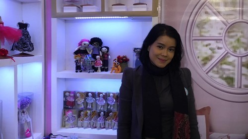 Wanita Ini Raup Omzet Rp 100 Juta/Bulan dari Jualan Boneka Handmade