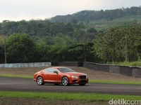 Menaklukkan Bentley Continental GT V8 S di Sirkuit Sentul