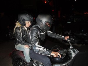Bradley Cooper Ajak Lady Gaga Riding Naik Ducati XDiavel