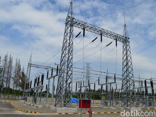 PLN Akan Bangun Tower Listrik Lebih Tinggi dari Menara Eiffel