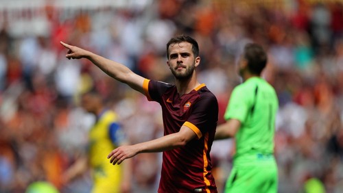Pjanic Bertekad Raih Trofi Sebanyak Mungkin Bareng Juve