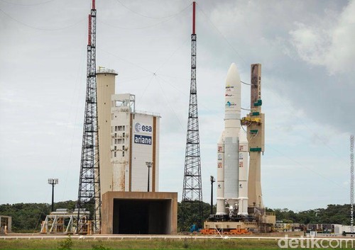 Satelit BRIsat Meluncur Satelit BRIsat Meluncur
