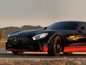 Mercedes-AMG GT R Bintangi Film Transformers Terbaru