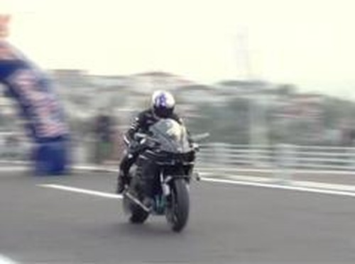 Kecepatan Kawasaki Ninja H2R Tembus 400 Km/jam