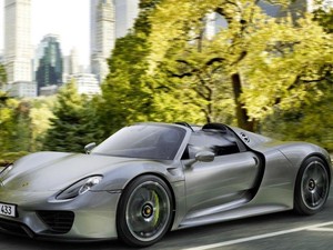 Miliarder Ini Ingin Tukar Pulau Pribadinya dengan Porsche 918 Spyder