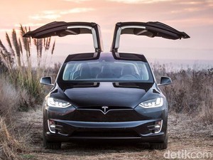 Bos Tesla Tegaskan Penyebab Kecelakaan Tesla Model X Bukan Autopilot