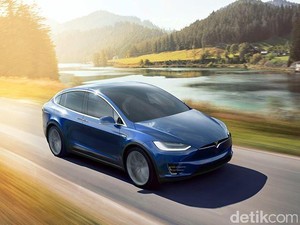 Tesla Luncurkan Mobil 