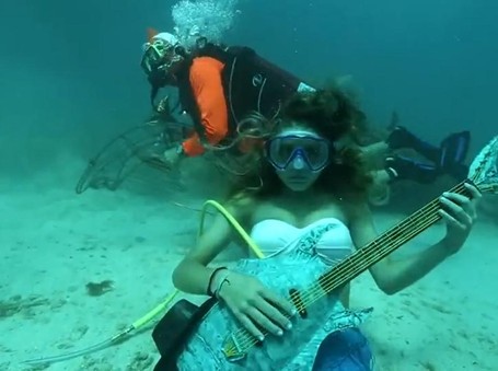 Luar Biasa Unik! Festival Musik Bawah Laut di AS Luar Biasa Unik! Festival Musik Bawah Laut di AS