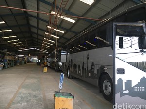 Menengok Pabrik Perakitan Bus di Bogor