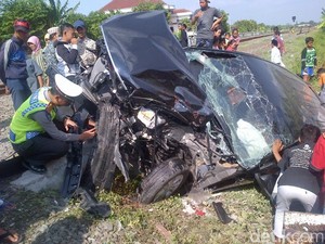 66% Kecelakaan Lalu Lintas Disebabkan Human Error 66% Kecelakaan Lalu Lintas Disebabkan Human Error