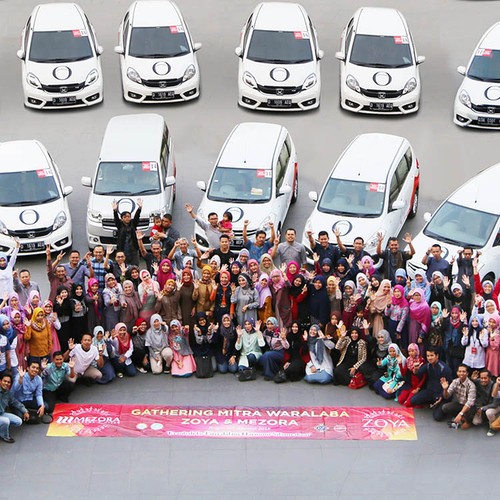 ZOYA Bagikan Puluhan Mobil untuk Mitra