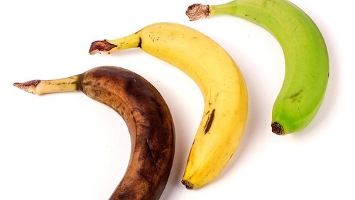 Manfaatkan Buah yang Sudah Terlalu Matang dengan Cara Ini