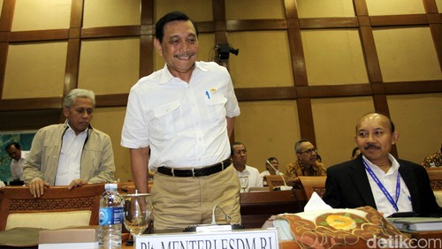 Janji Luhut: Kita Bongkar Calo-calo yang Bikin Harga Gas Jadi Mahal Janji Luhut: Kita Bongkar Calo-calo yang Bikin Harga Gas Jadi Mahal