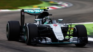 Rosberg Juara, Mercedes Finis 1-2