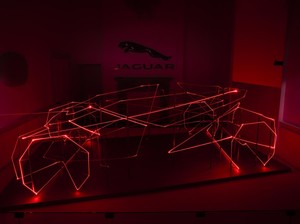 Tim Desain Jaguar Ciptakan Karya Seni 3 Dimensi Pakai Cahaya Laser
