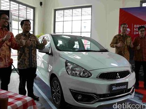Mitsubishi New Mirage Mengaspal di Makassar