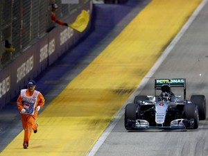 Tentang Lari Kencang Marshal GP Singapura Saat