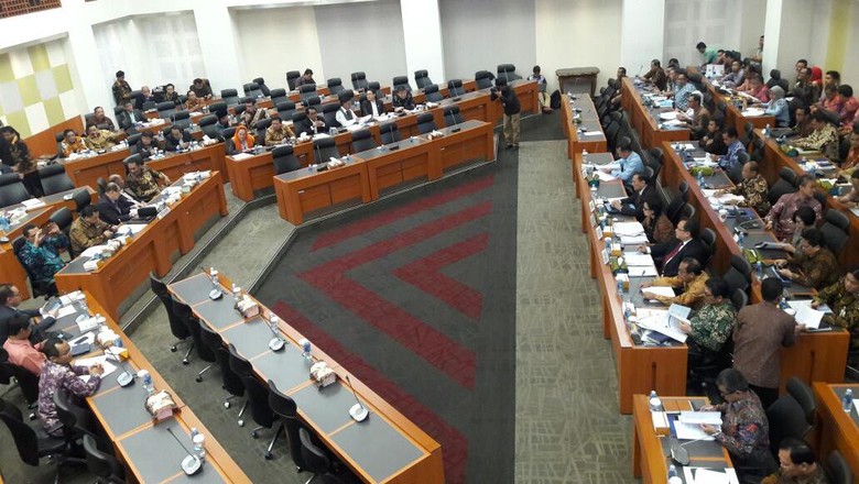 Pemerintah dan DPR Sepakati APBN 2017 Pemerintah dan DPR Sepakati APBN 2017