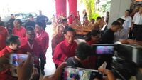 Berkemeja Merah, Presiden Jokowi Hadiri Rakernas PDIP di Bali
