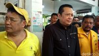 Hotman: Saya Tak Suka Politik, Tapi Prabowo-Airlangga Klien Gue