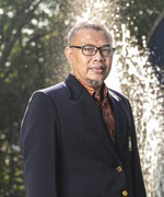 Prof Dr. drh. Hasim, DEA.