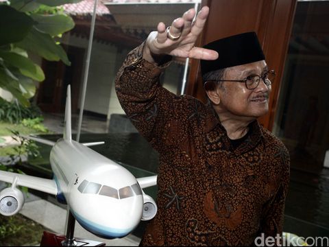 Pesawat R80 rancangan mantan Presiden BJ Habibie