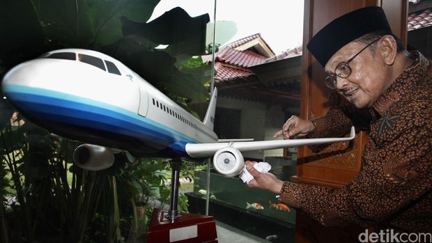 Pesawat R80 rancangan mantan Presiden BJ Habibie