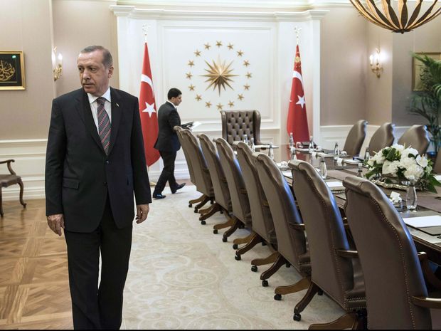 Presiden Recep Tayyip Erdogan  ditekan AS untuk menjaga perbatasan dengan Suriah (Reuters/Brendan Smialowski)