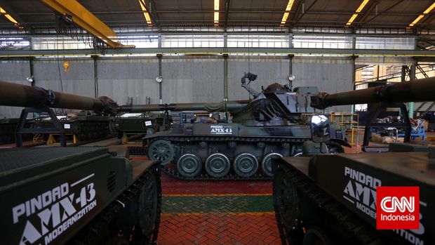 Kendaraan tempur Tank AMX-13 di pabrik PT Pindad, Bandung, Jawa Barat. (CNN Indonesia/Adhi Wicaksono)