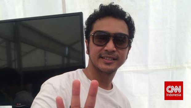 Giring Ganesha semasa masa kampanye Pilkada DKI aktif mendukung Ahok.
