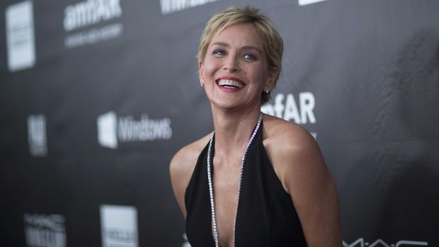 Sharon Stone termasuk aktris yang membuat iri Madonna.