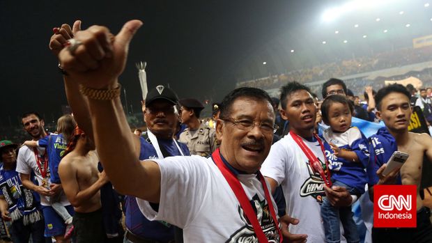 Umuh Muchtar berharap Roberto Carlos Mario Gomez bisa mengembalikan kejayaan Persib. (
