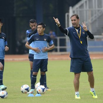 Pikal Sarankan Irfan Bachdim ke Jepang untuk Penyembuhan