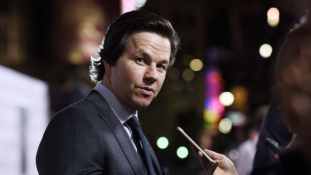 Mark Wahlberg memerankan Marcus, pemeran utama dalam Lone Survivor.